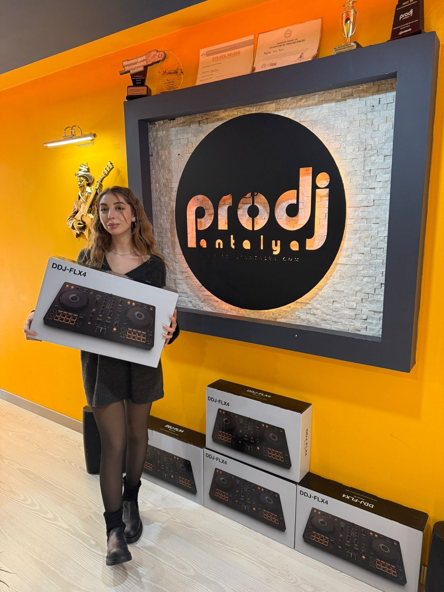 Dj Eğitimi - Öğrencilerimiz